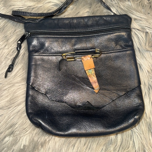 ILZE HEIDER Wisconsin Designer Leather Black Vintage Crossbody Bag - Picture 4 of 8